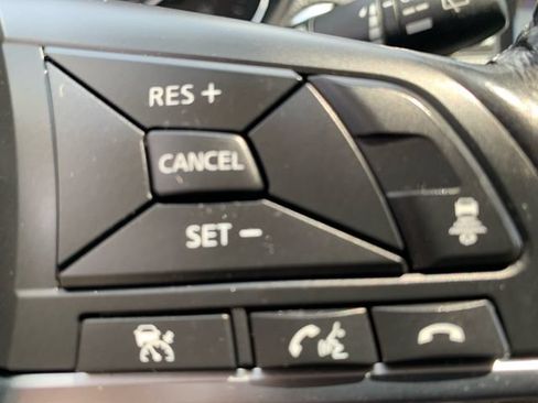 Used 2018 Nissan Rogue Sport SL AWD/4WD image 27