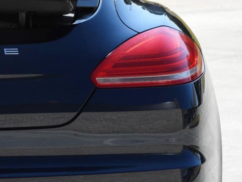 Used 2014 Porsche Panamera 4 AWD/4WD image 28