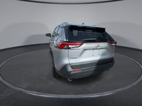Used 2019 Toyota RAV4 XLE w/ Convenience Package image 11
