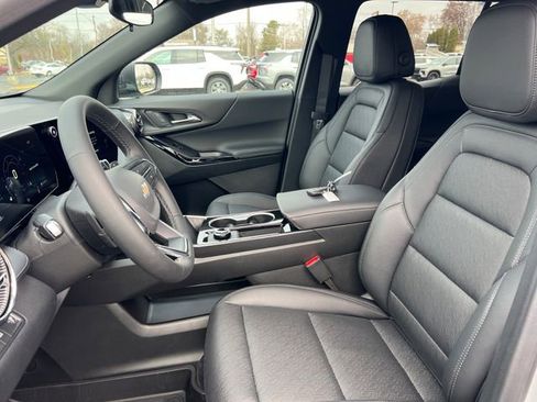 New 2026 Chevrolet Equinox LT w/ Convenience Package II image 9