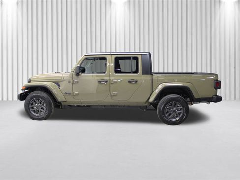 New 2026 Jeep Gladiator Sport image 7