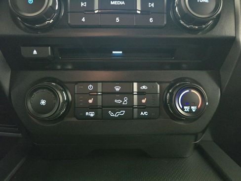 Used 2016 Ford F150 XLT w/ Equipment Group 302A Luxury AWD/4WD image 22