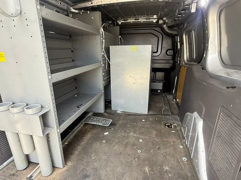Used 2021 Ford Transit Connect XLT FWD image 3