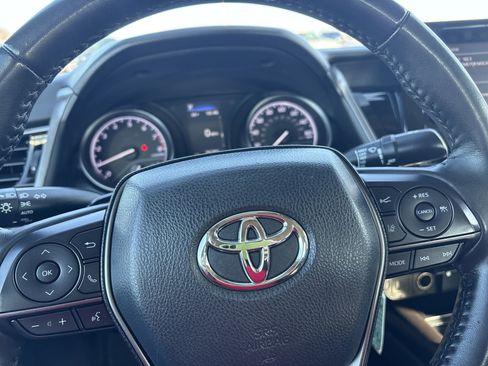 Used 2024 Toyota Camry SE image 11