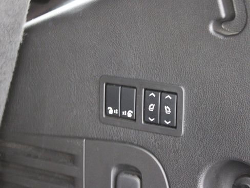 Used 2015 Chevrolet Tahoe LT image 11