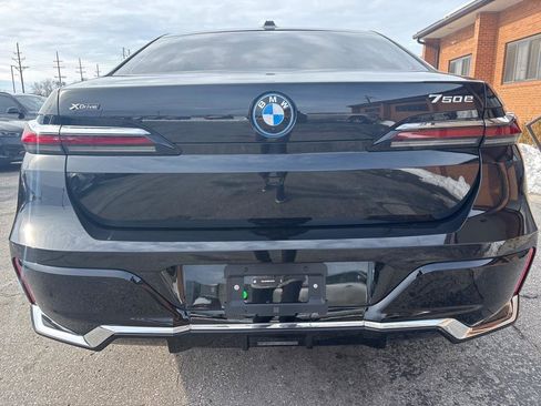 Used 2024 BMW 750e xDrive w/ Premium Package AWD/4WD image 10