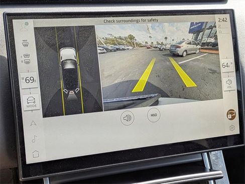 Used 2025 Land Rover Range Rover Velar Dynamic SE image 23