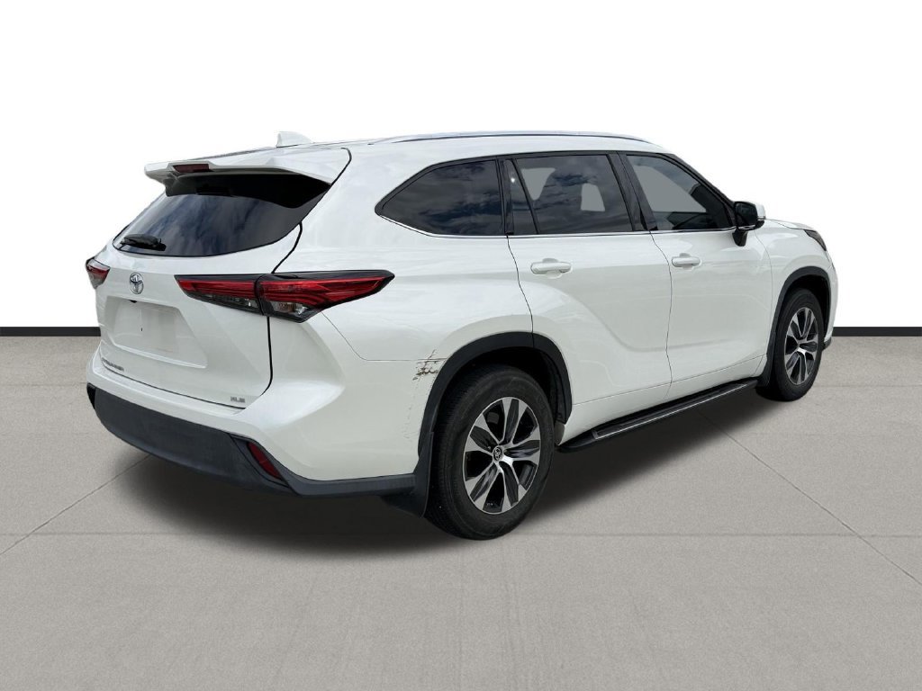 Used 2020 Toyota Highlander XLE FWD image 5