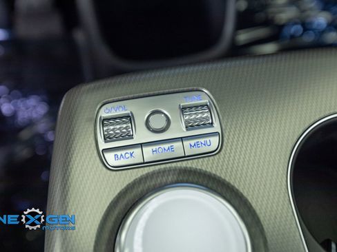 Used 2025 Genesis GV60 Advanced AWD/4WD image 19