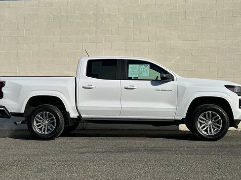 Certified 2024 Chevrolet Colorado LT image 3