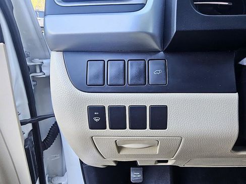 Used 2016 Toyota Highlander XLE image 12