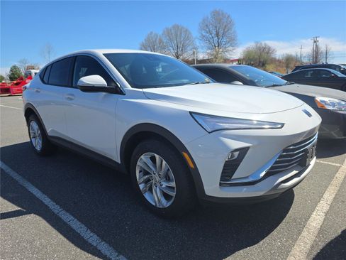 Used 2024 Buick Envista Preferred w/ Convenience I Package image 4