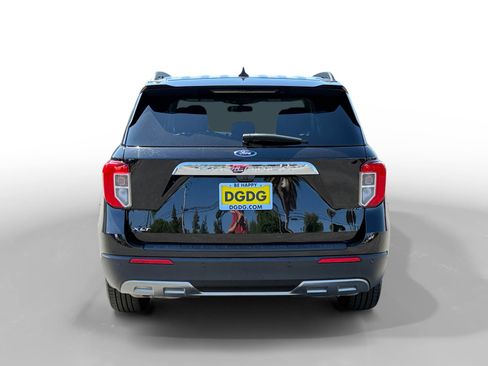 Used 2023 Ford Explorer XLT w/ Equipment Group 202A image 4