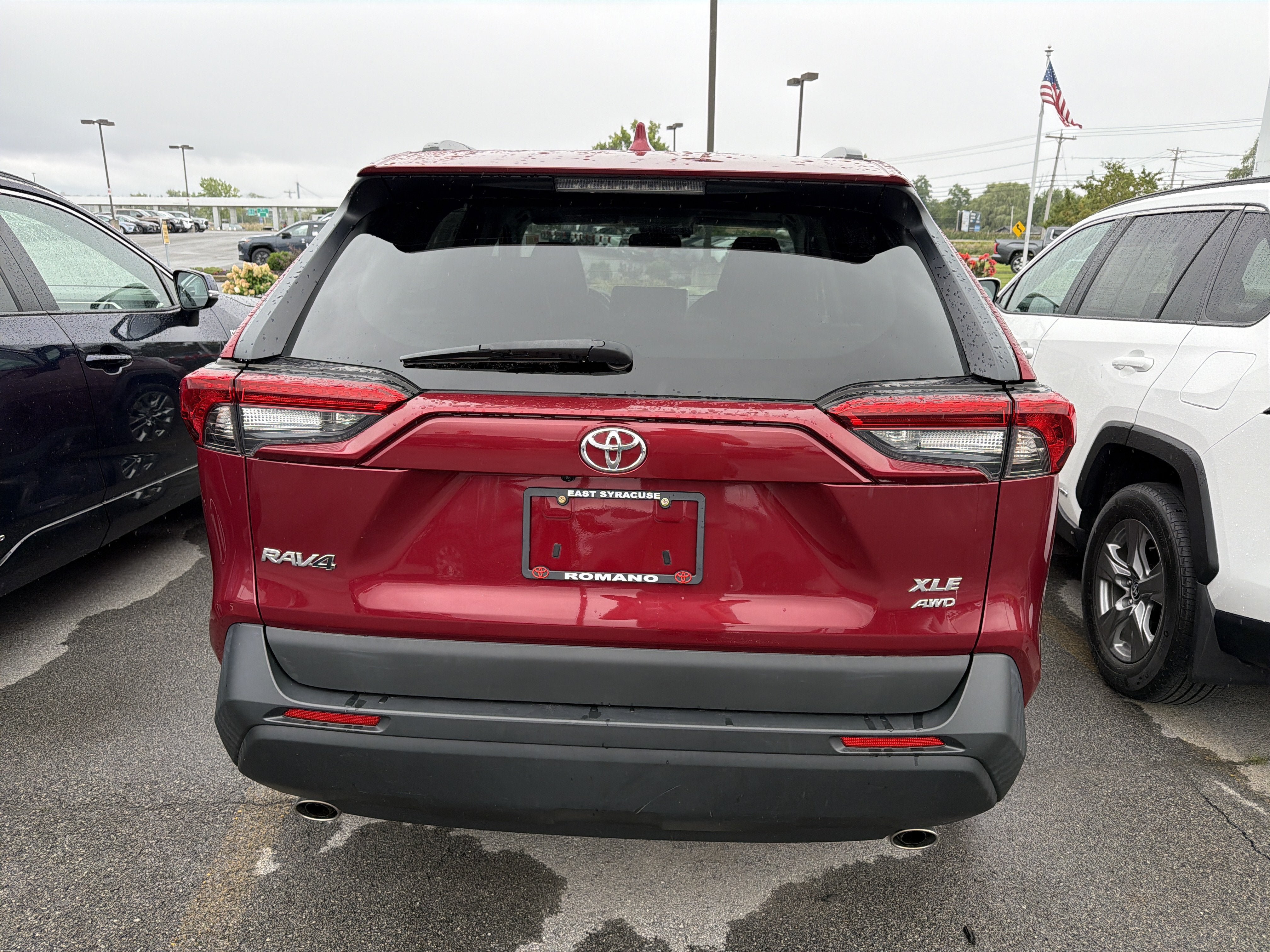 Used 2021 Toyota RAV4 XLE Premium AWD/4WD image 6