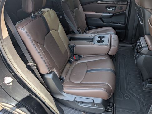 Used 2023 Honda Pilot Elite image 21