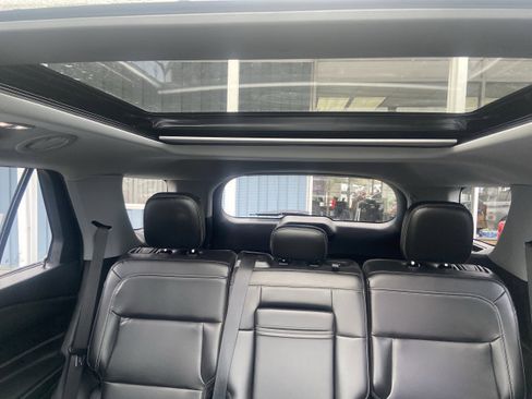 Used 2023 Ford Explorer XLT w/ Equipment Group 202A image 9