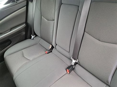 Used 2012 Dodge Avenger SXT image 9