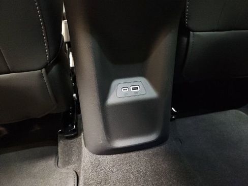 Certified 2023 Buick Envision Preferred w/ Sport Touring Package image 23