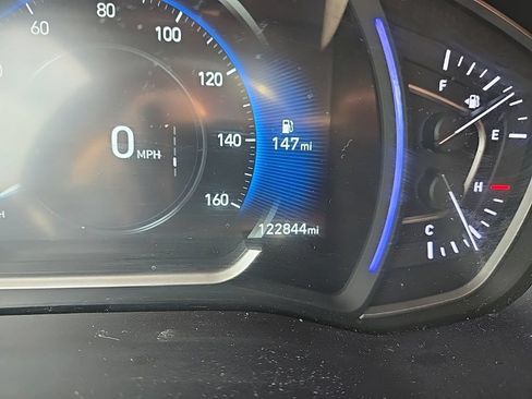 Used 2019 Hyundai Santa Fe SEL FWD image 7