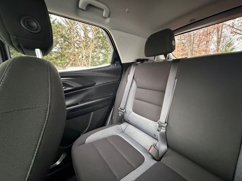 Used 2025 Chevrolet TrailBlazer LT w/ Driver Confidence Package image 37