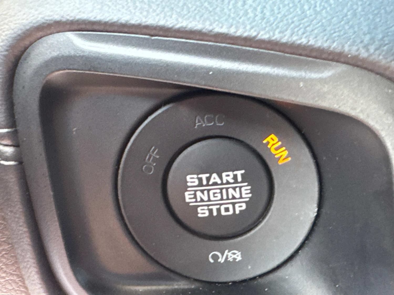Used 2025 Jeep Wrangler Unlimited Rubicon w/ Convenience Group AWD/4WD image 38