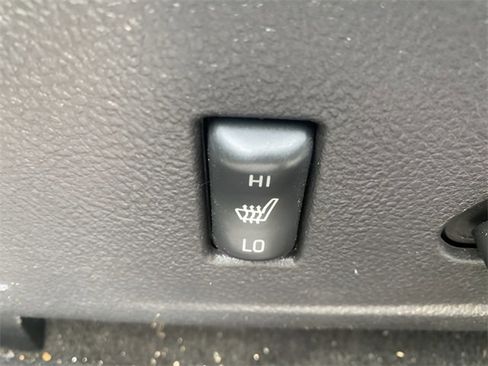 Used 2004 Chevrolet SSR w/ Preferred Equipment Group image 22