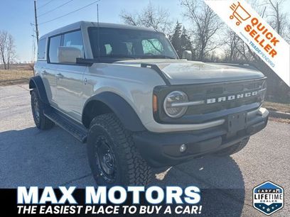 New 2025 Ford Bronco Outer Banks w/ Sasquatch Package