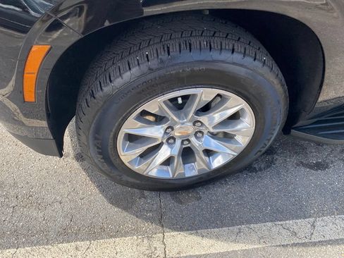Used 2026 Chevrolet Suburban Premier AWD/4WD image 21