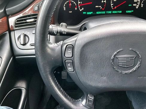 Used 2002 Cadillac De Ville DTS w/ Premium Equipment Pkg image 17