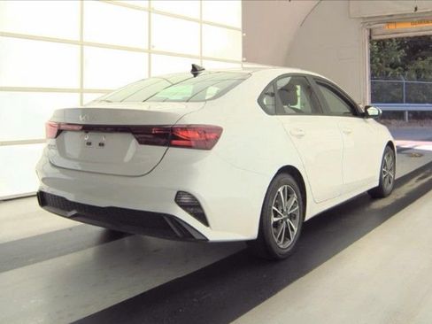 Used 2023 Kia Forte LXS FWD image 3