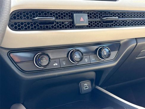 Certified 2023 Honda HR-V LX image 17