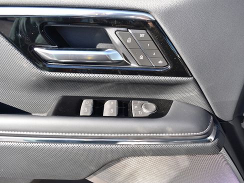 New 2025 GMC Sierra EV Denali image 39