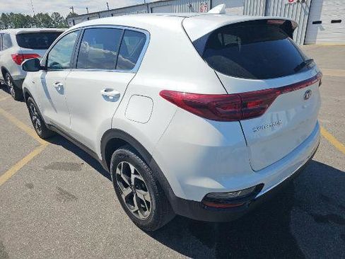 Used 2021 Kia Sportage LX AWD/4WD image 4