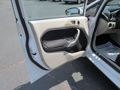 Used 2011 Ford Fiesta SE w/ 202A Rapid Spec Order Code FWD image 7