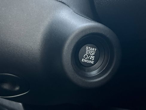 Used 2025 RAM ProMaster 2500 w/ Storage Group image 22