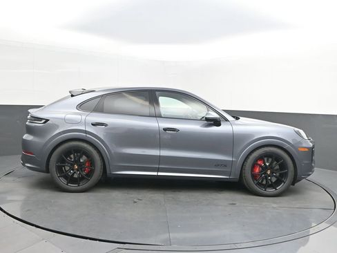 New 2026 Porsche Cayenne GTS image 8