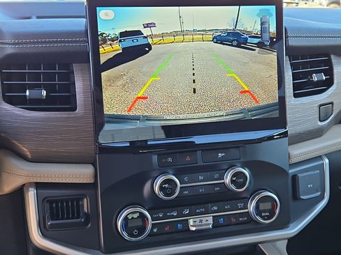 Certified 2024 Ford Expedition Limited image 32