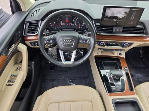 Used 2021 Audi Q5 2.0T Premium w/ Convenience Package AWD/4WD image 12