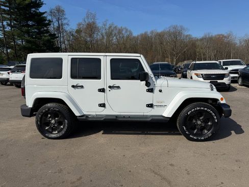 Used 2013 Jeep Wrangler Unlimited Sahara w/ Dual Top Group AWD/4WD image 6