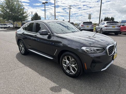 Used 2022 BMW X4 xDrive30i AWD/4WD image 3