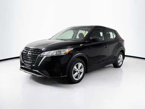 Used 2025 Nissan Kicks Play S FWD image 3