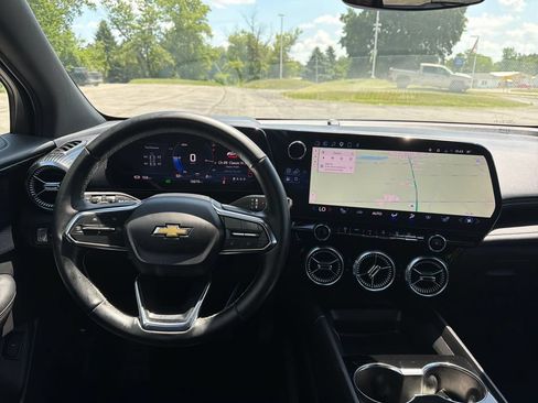 Used 2024 Chevrolet Blazer EV LT AWD/4WD image 23