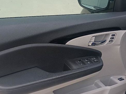 Used 2019 Honda Pilot Touring image 9