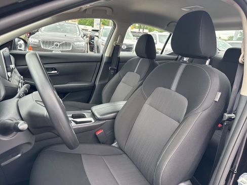 Used 2025 Nissan Sentra SV FWD image 13