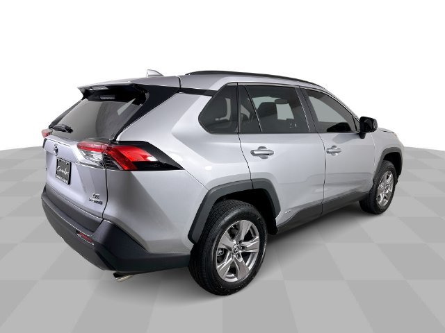 Used 2024 Toyota RAV4 LE AWD/4WD image 8