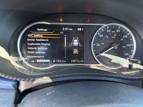 Used 2025 Nissan Versa SV FWD image 38