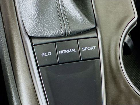 Used 2023 Toyota Camry SE FWD image 15