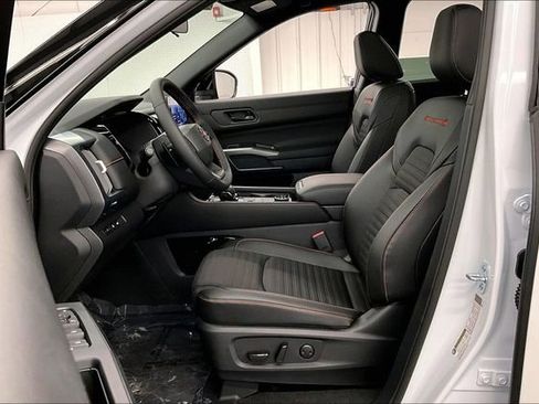 New 2026 Nissan Pathfinder Rock Creek image 9