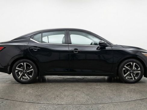 Used 2025 Nissan Sentra SV image 11