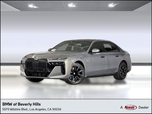 Used 2023 BMW 740i RWD image 1